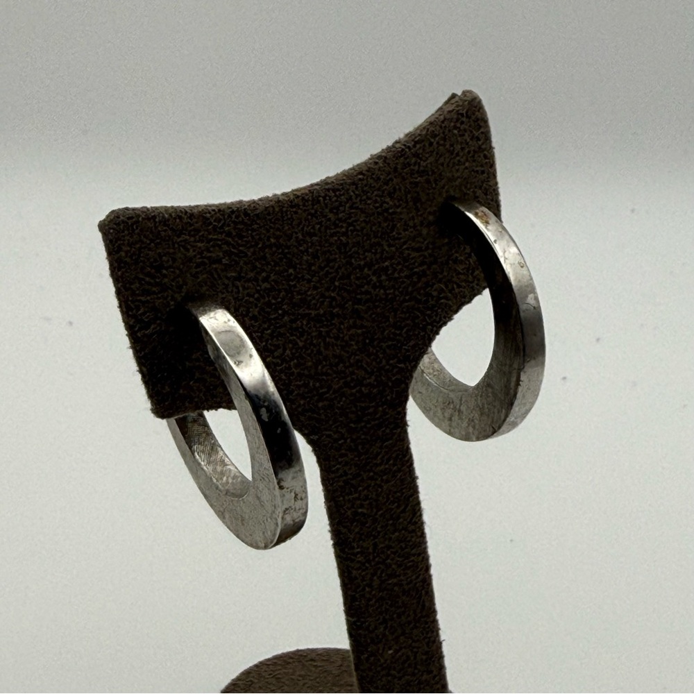 Vintage Avon Silver Hoop clip on Earrings